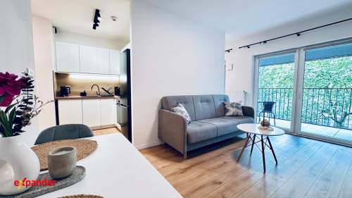 Pierwszy najem/Centrum/Apartamentowiec/Balkon