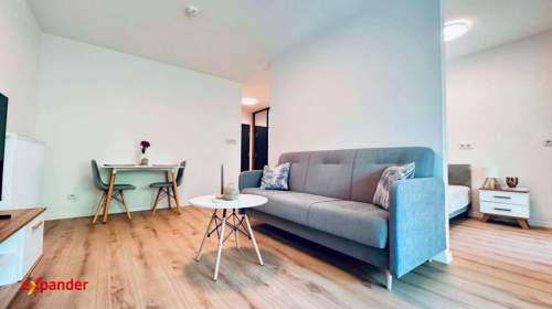 Pierwszy najem/Centrum/Apartamentowiec/Balkon