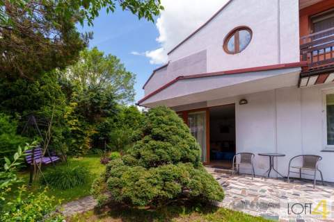 Dwupoziomowy apartament z ogrodem - osiedle Wólki