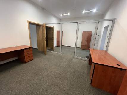 Do wynajęcia lokal na parterze przy Krakowskiej