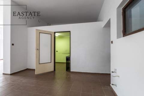 Lokal handlowo-usługowy 131 m Parter Witryny