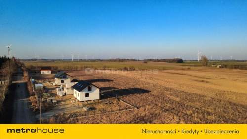 Działka budowlana 13 km od morza koło Kołobrzegu.