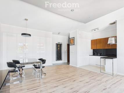 Przestronny apartament 95,8 m2 z miejscem w hali