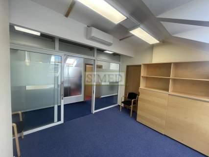 Wysoki standard,recepcja,dostęp24h,parking,ochrona