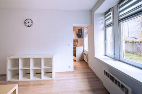 Wynajmę jasną kawalerkę - Chodkiewicza 10