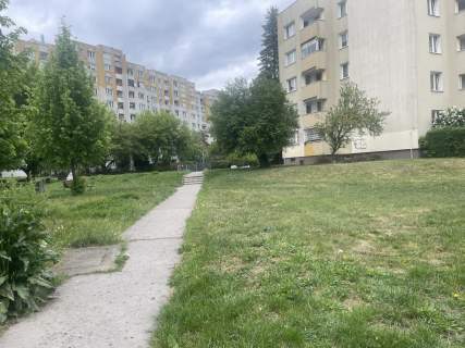 Bardzo ciche mieszkanie, tuż przy metrze