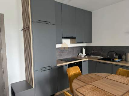 Nowoczesny apartament nad morzem/ 2 pokoje/ garaż