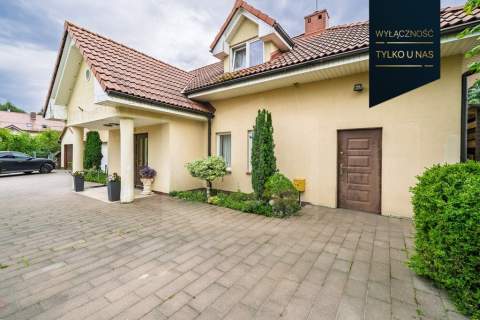 Dom wielopokoleniowy z 2 wejściami Bojano