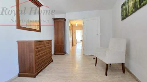 Przestronne, w pełnym rozkładzie 2 pok., balkon.