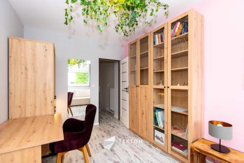 PRZY LESIE, Z OGRODEM 120m2, SZEREGOWIEC,PARKING