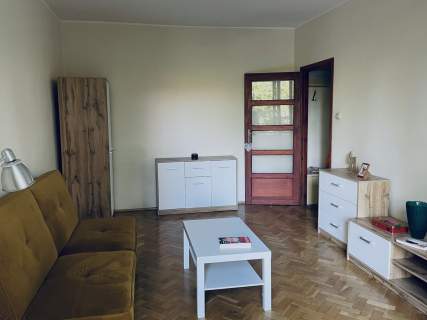 Muranów, bardzo ciche z dużym balkonem. Pierwsze piętro