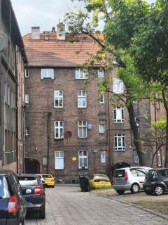 55 m Świetna lokalizacja AWF Parking Do remontu