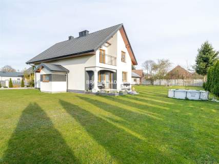 Dom jednorodzinny 138 m piękna działka 18 a