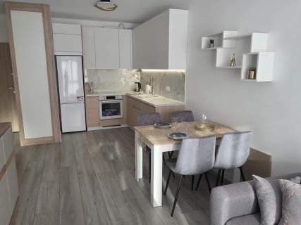 2 pokoje z halą garażową blisko Galerii Morena