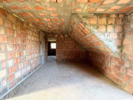 Dom piętrowy do własnej aranżacji Zarzecze