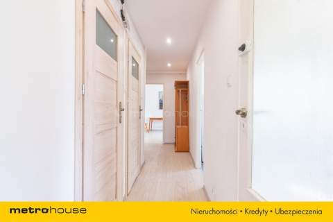 4 pokoje po generalnym remoncie Balkon Parking