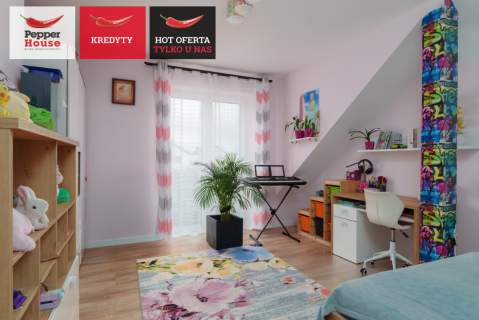 DOM 156,5 M W KOBYŁCE FOTOWOLTAIKA 4 SYPIALNIE