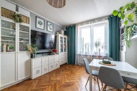 Centrum 2 pok. w rozkładzie balkon osobna kuchnia parking