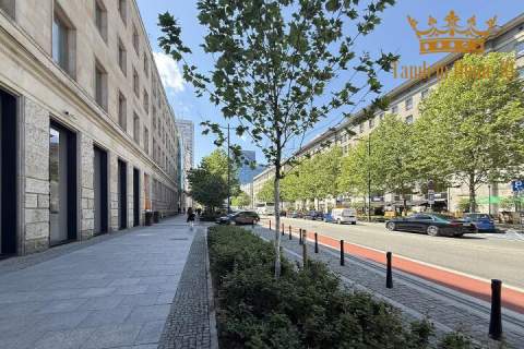 Na wynajem lokal 251m2 pod marki luksusowe, ścisłe centrum Warszawy