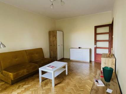 Muranów, bardzo ciche z dużym balkonem. Pierwsze piętro