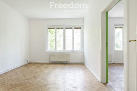 Klimatyczne mieszkanie w kamienicy w centrum
