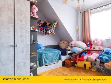 Segment środkowy z antresolą, garażem i kominkiem