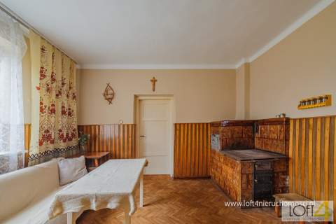 Dom pośród zieleni