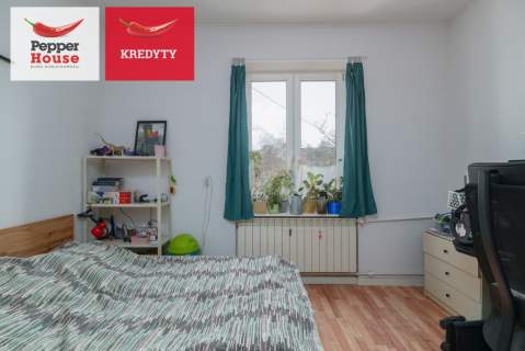 Dom podzielony na trzy niezależne mieszkania