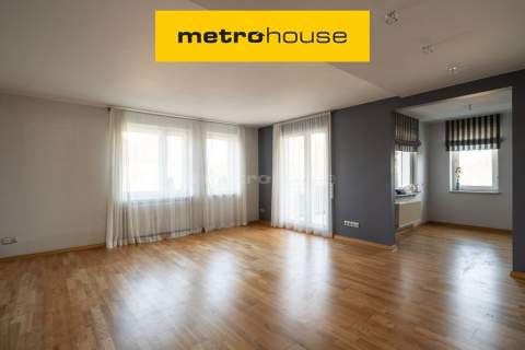 Apartament - 4 pokoje z garażem i balkonem
