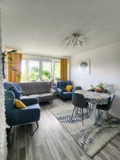 Dwustronne 47,20 m2 z balkonem 2 pokoje, 4 piętro