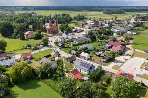 Budynek z 4 lokalami usługowymi