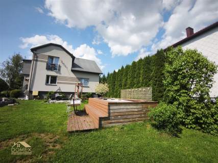 Przestronny dom z basenem w Rybarzowicach