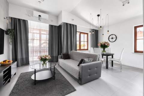 Nowoczesny apartament z klimatyzacją, balkonem i