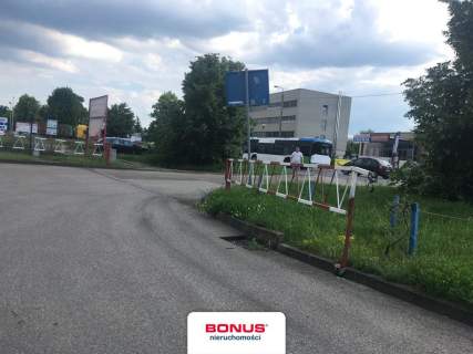 Działka komercyjna na sprzedaż