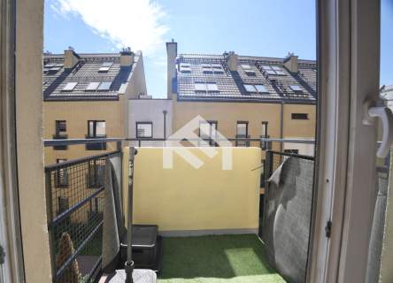 Kawalerka 27 m Balkon garaż PKP Gocławek