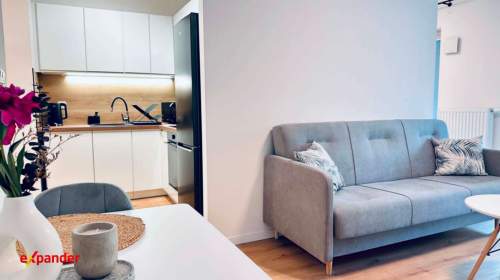 Pierwszy najem/Centrum/Apartamentowiec/Balkon