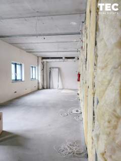 Lokal z dużym parkingiem / gabinety, biura
