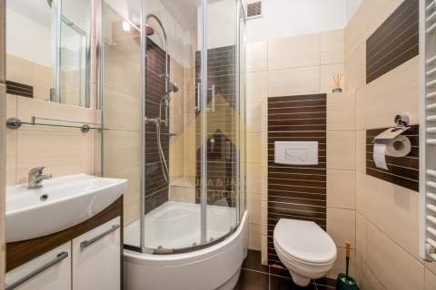 Lokal 57,70 m2 garaż piwnica ogródek