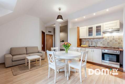 Przestronne, duża komórka lokatorska, balkon