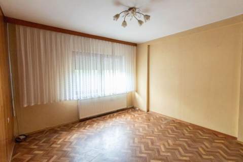 Dom piętrowy przy parku miejskim w Lublińcu