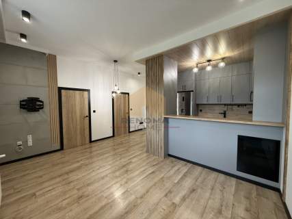 88m2 / Parter/Piękna kamienica ogródek z altaną