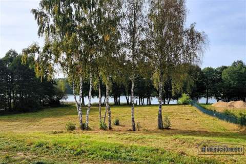 Dostęp do jeziora Dołgie, ok. 65 m linii brzegowej