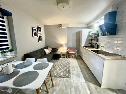 2 pokoje w Apartamentowcu w Centrum z wyposażeniem