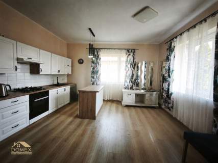 Przestronny dom z basenem w Rybarzowicach