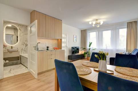 2 pokoje super rozkład jasne balkon wyremontowane