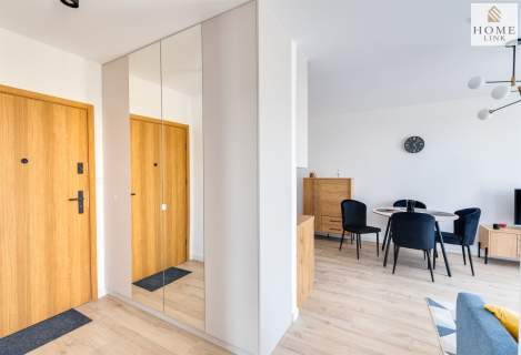 Nowe mieszkanie, wysoki stanard i duży balkon.