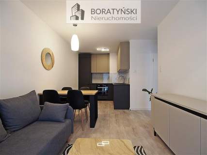 Atrakcyjne 2 pokojowe, balkon, winda.