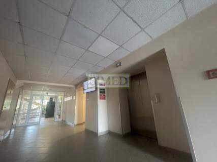 Biuro , 24h , ochrona , parking,rampa,recepcja
