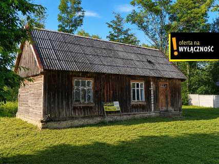 Dom z duszą z bala sosnowego w wiejskim zaciszu