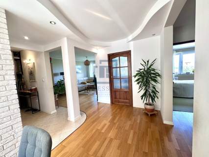 4 pokoje Os. Kuchnia-jadalnia Balkon Piwnica